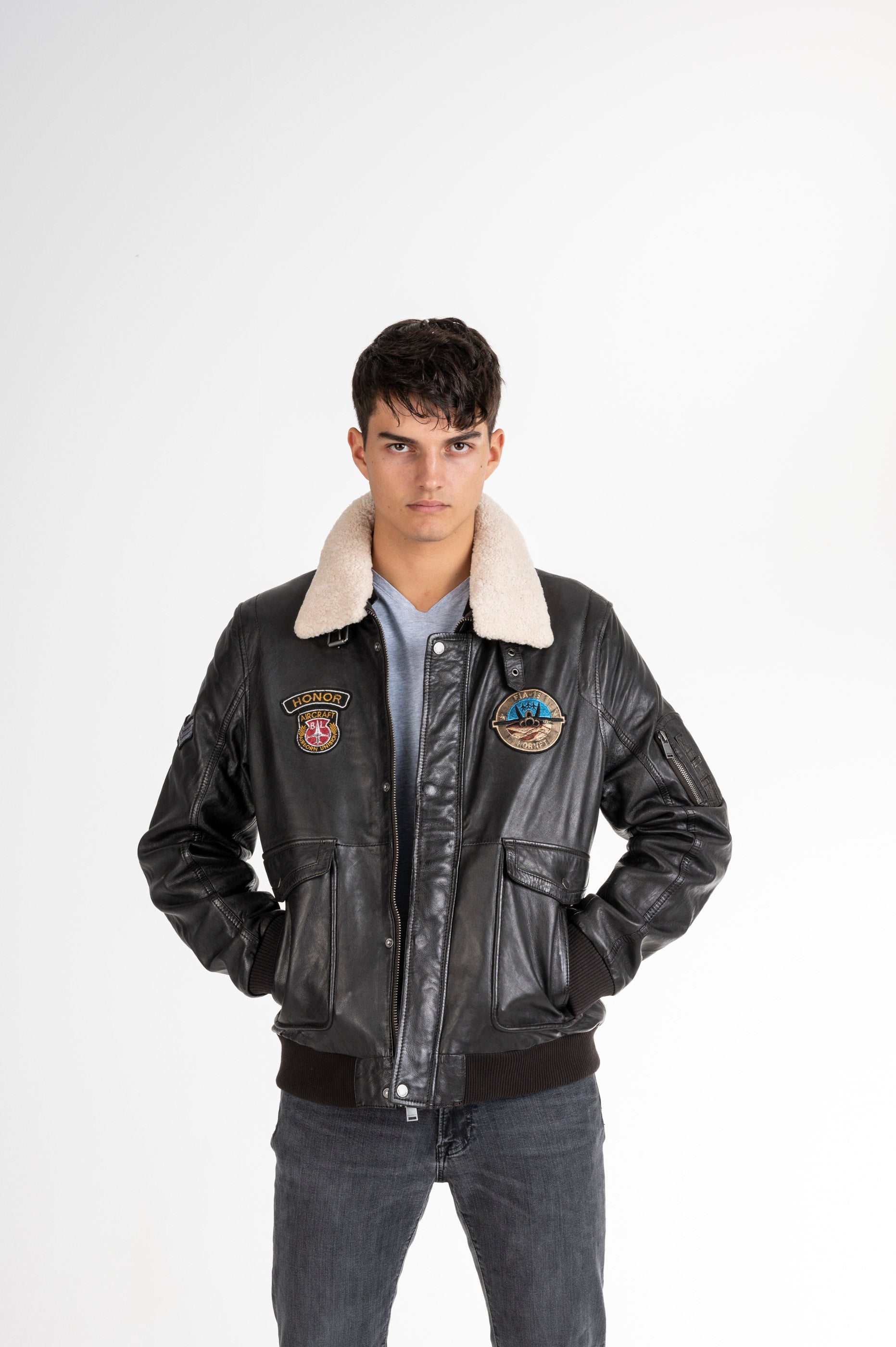 Lederjacke im Piloten-Stil