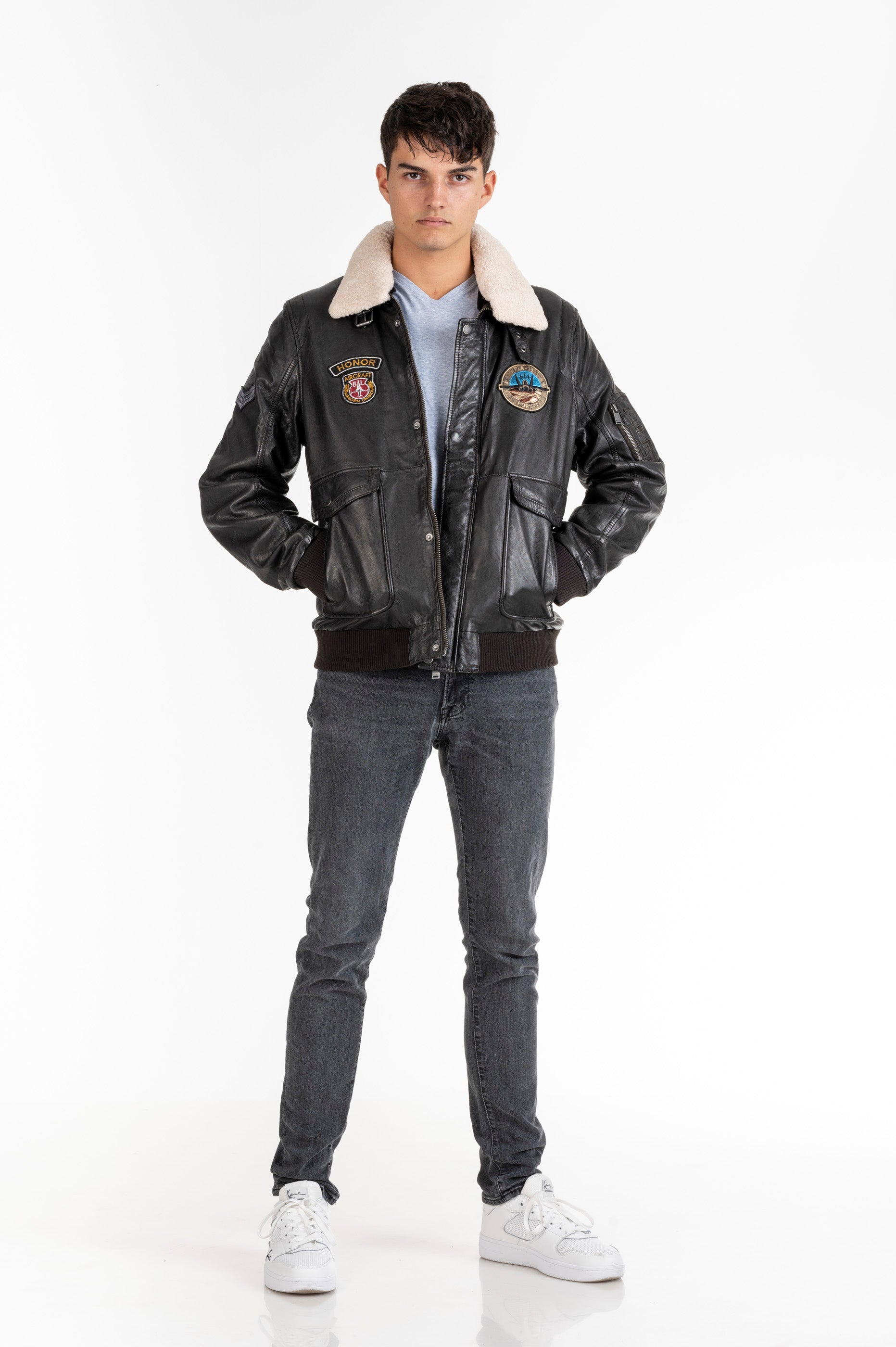 Lederjacke im Piloten-Stil